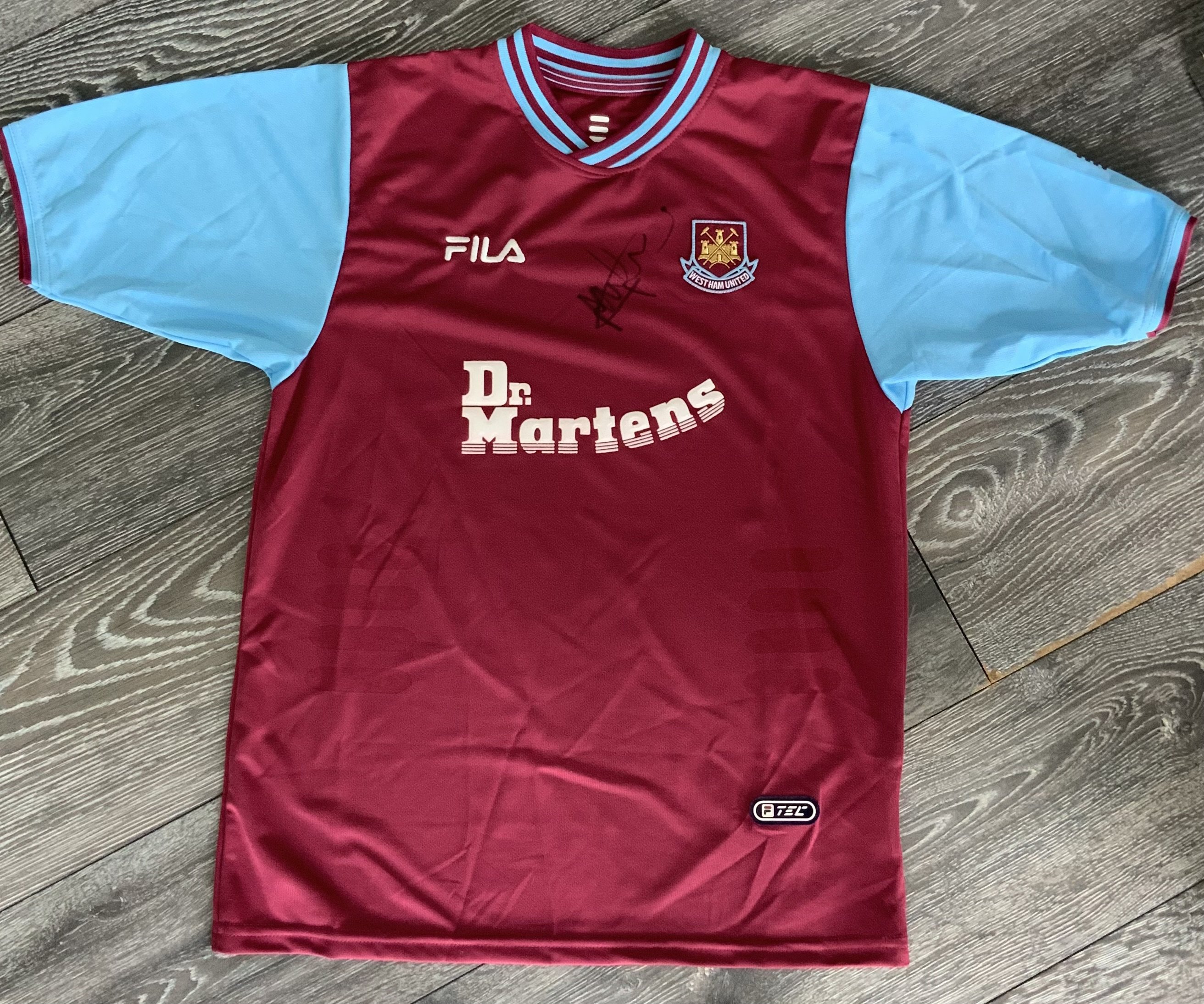 West Ham Defoe Signed Football Shirt: Home Dr Martens shirt from 2001-2003 in XL boys size signed to front by Defoe. Excellent condition.