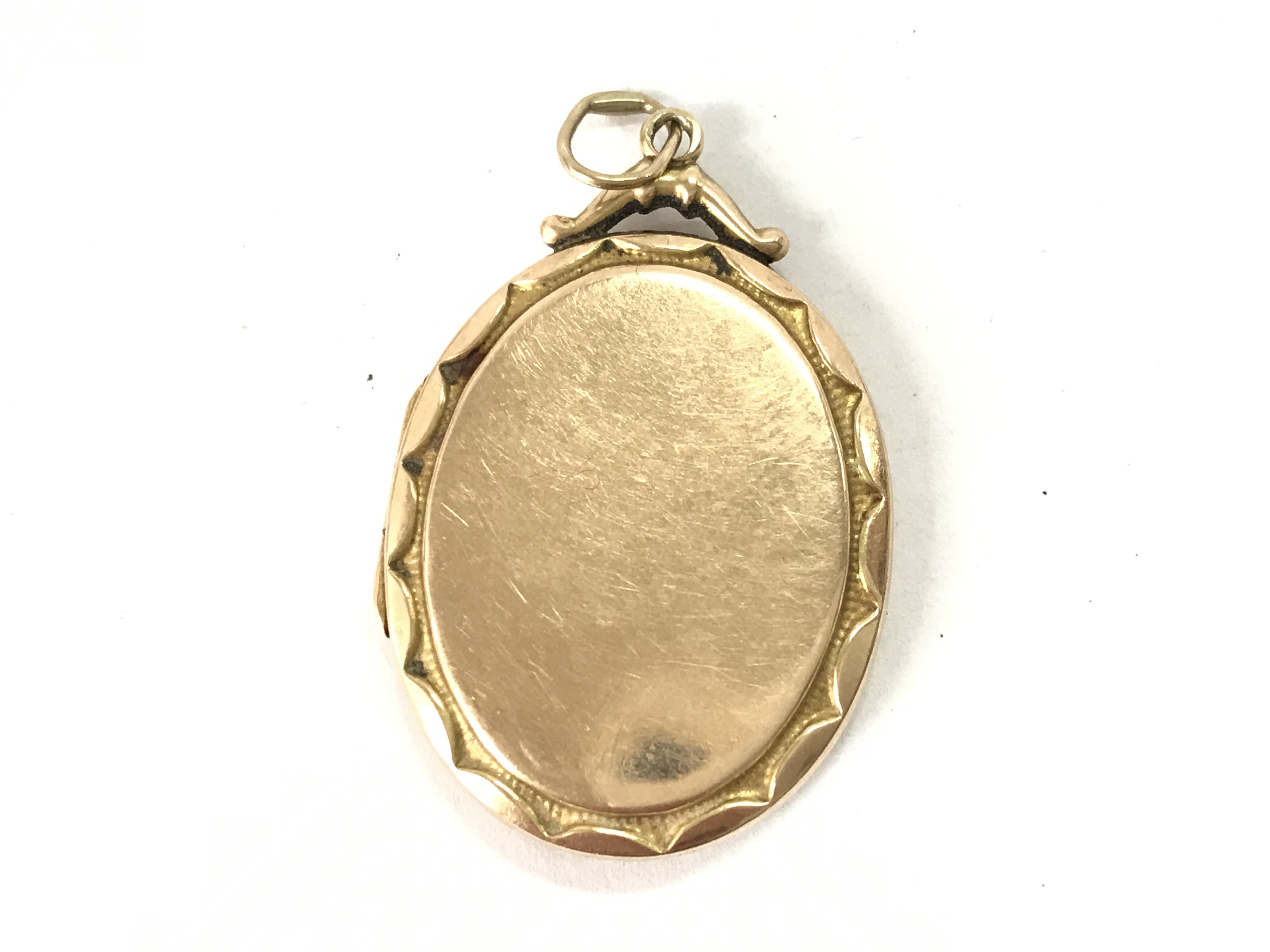 A 15 gold pendant. 5.15g Postage A
