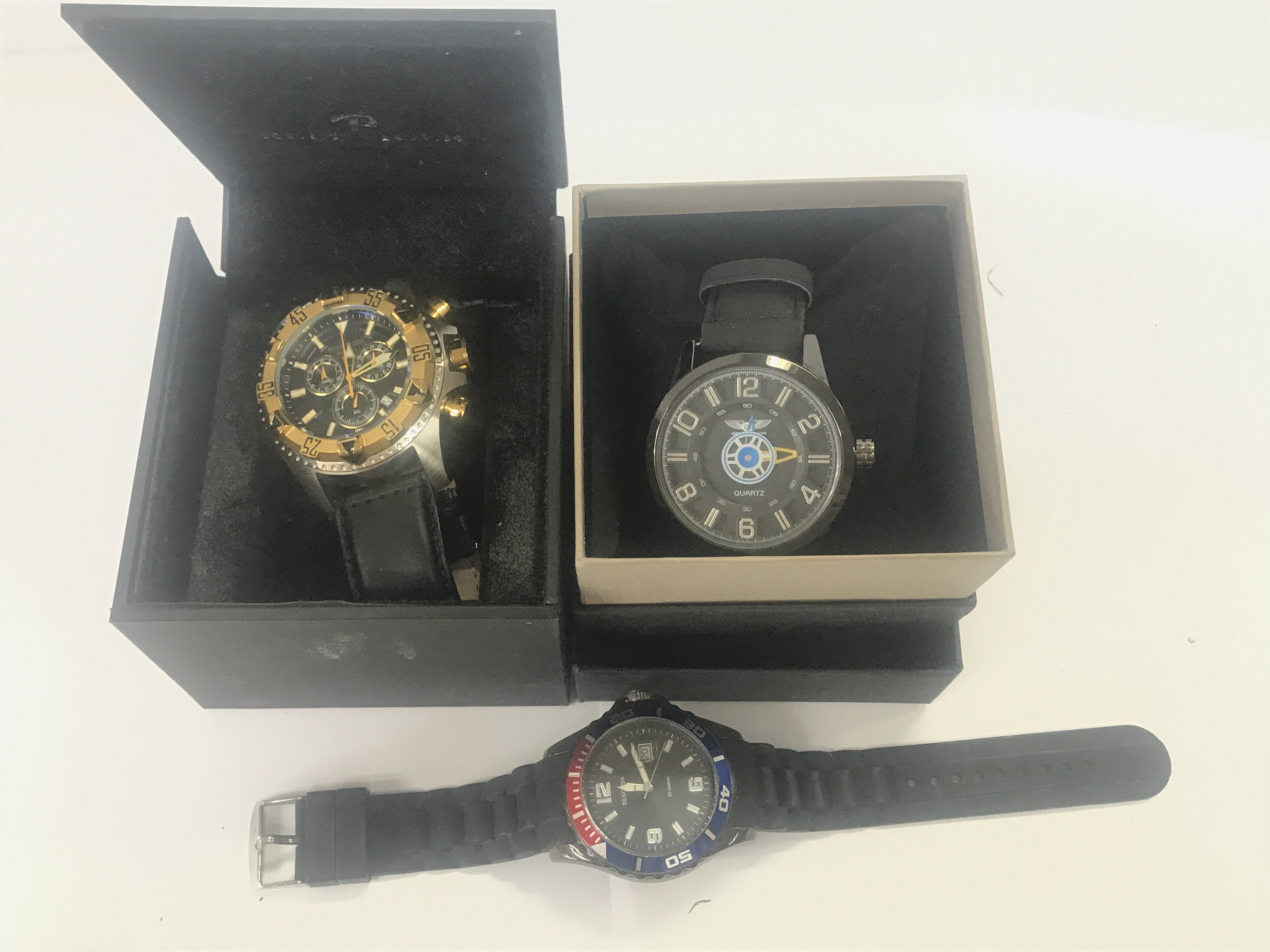 3 Gents watches including Sekonda, boxed Reef Tiger, Torenso Giovanni - all seen working