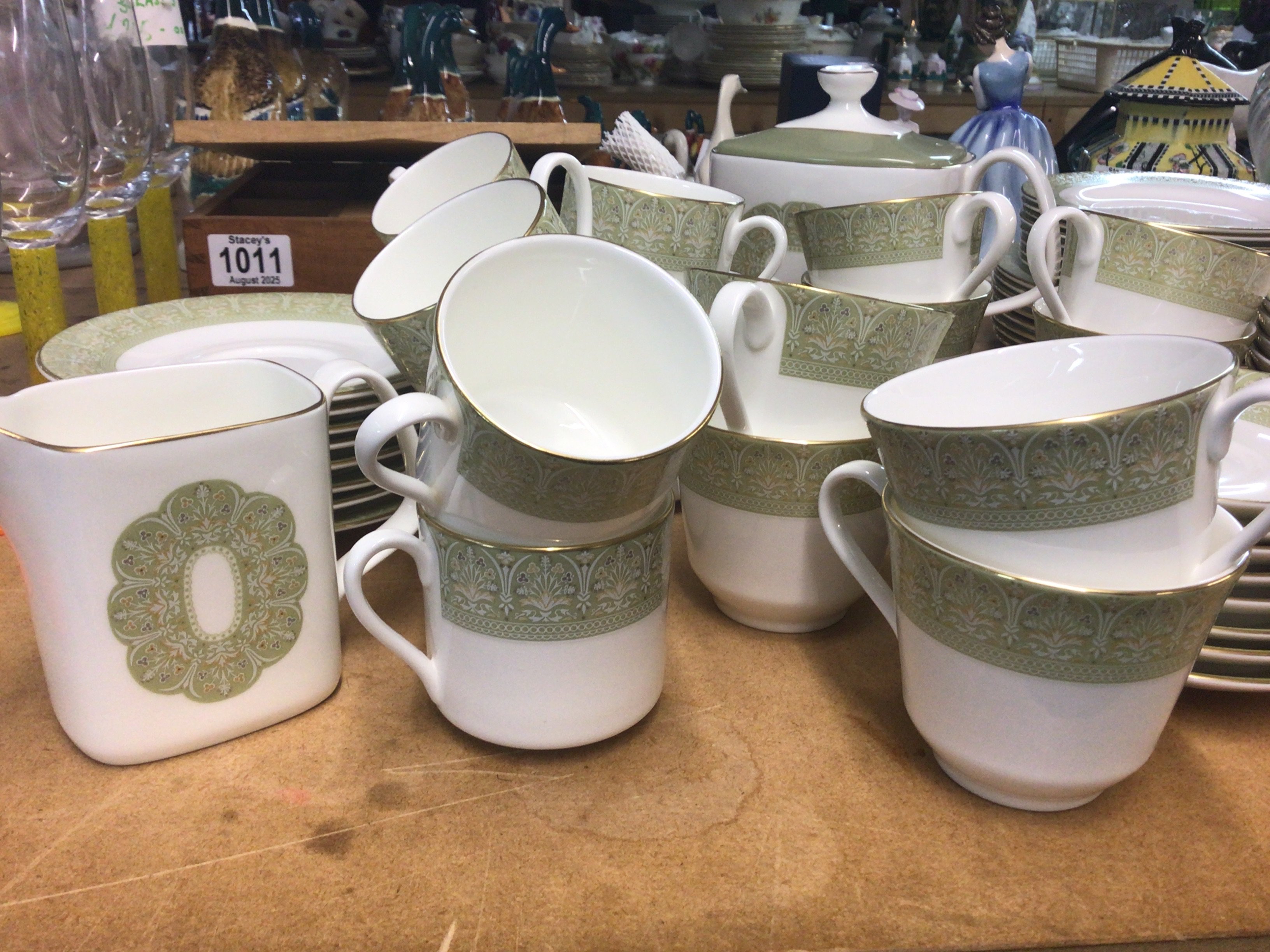 A Royal Doulton Sonnet pattern tea coffee and dinners service no obvious damage 6/7 place setting.