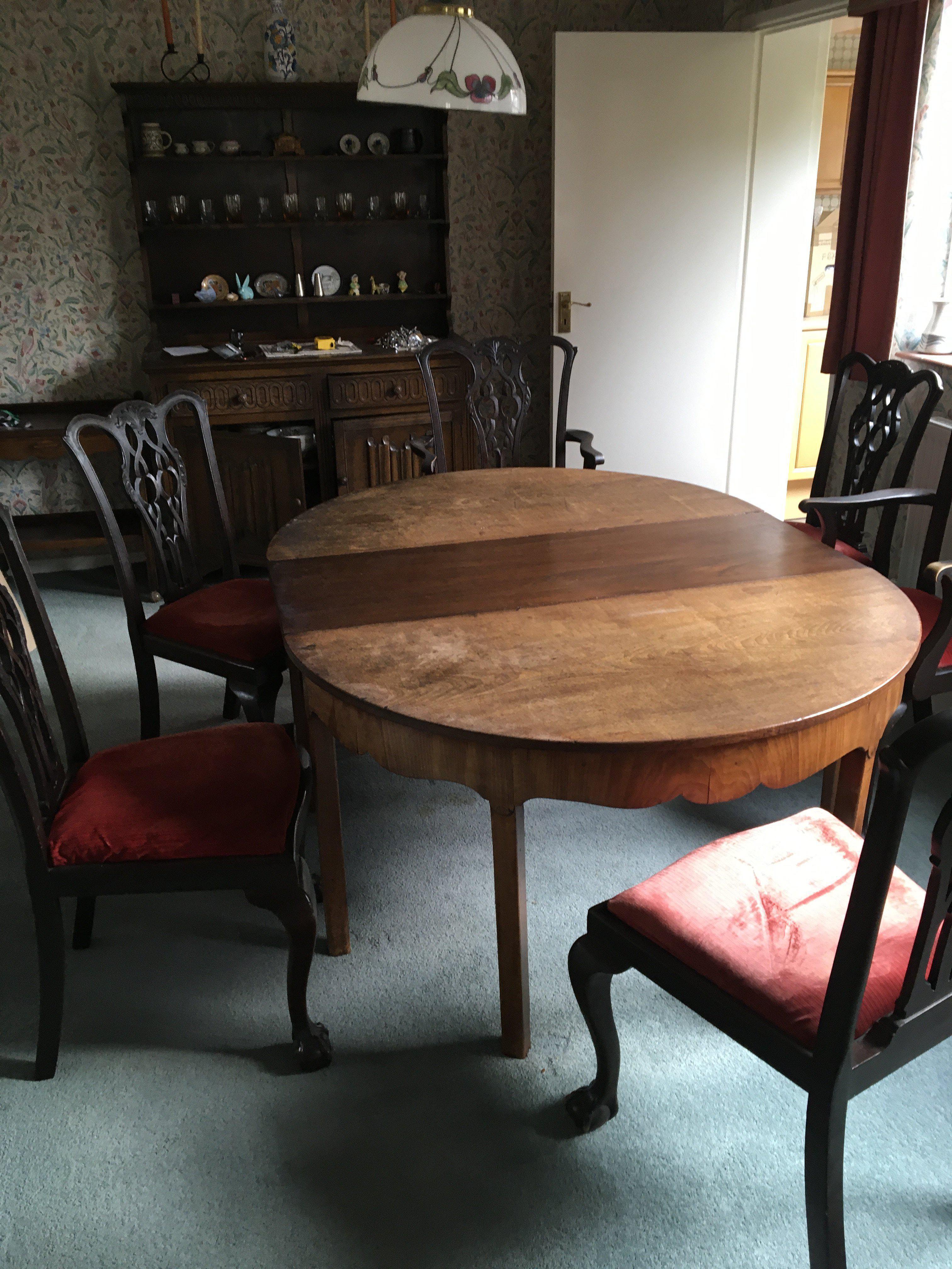 A late George III D end dinning table with six dining chairs. NO RESERVE