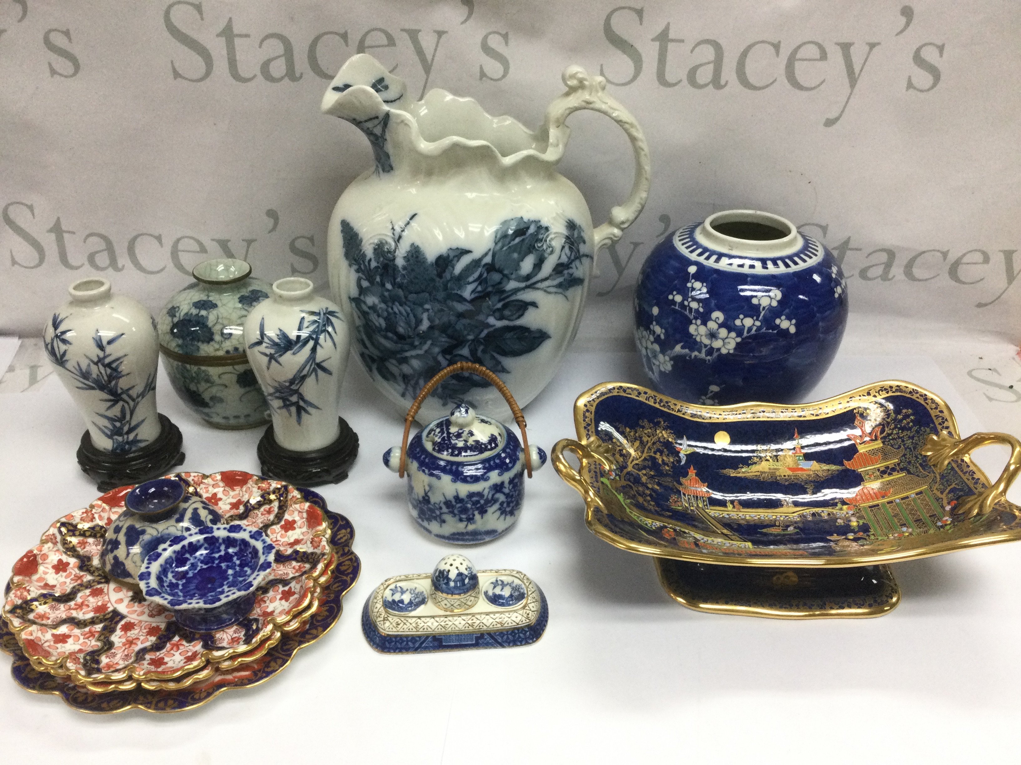 A collection of mainly 20th Century Chinese ceramics. Shipping category D.