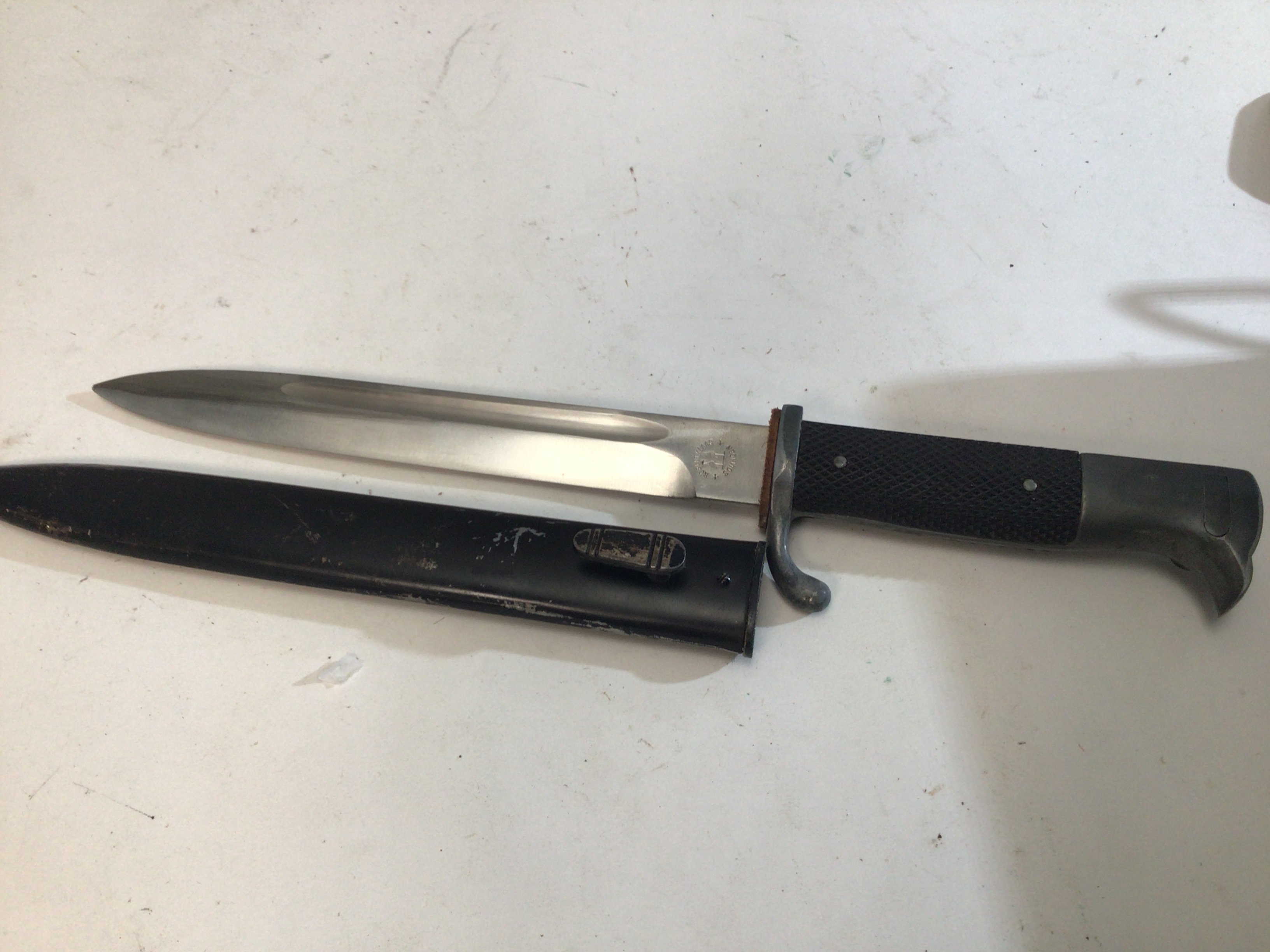 A German K98 short blade bayonet maker Robert Klaas total length 35cm.